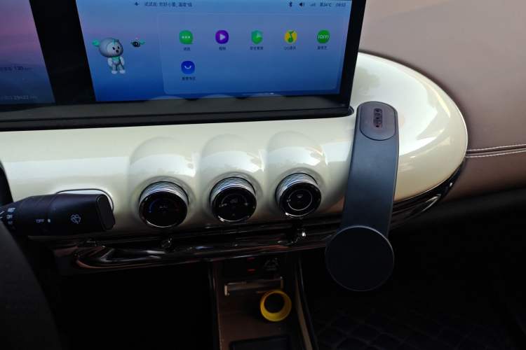 Used Wuling Bingo 2024 333 km Lingxi Connected Version Audio And AC Panel