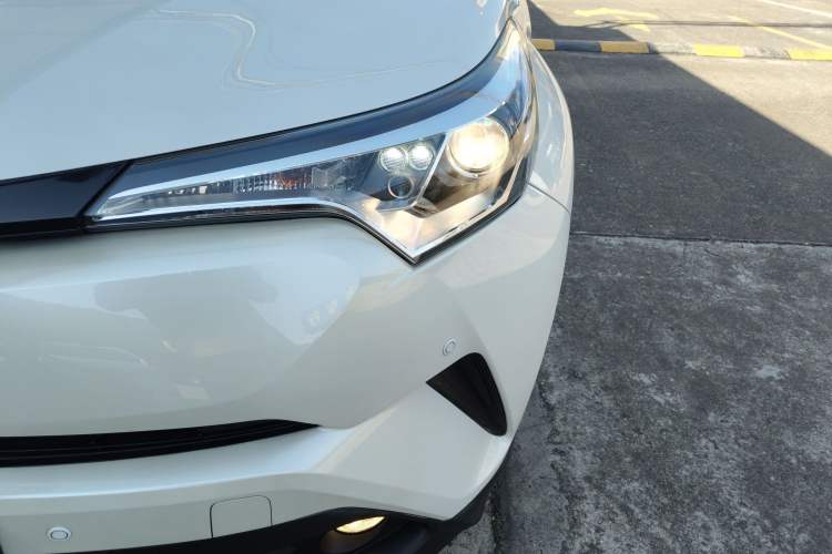 Used Toyota IZOA 2018 2.0L Yichi Version China VI Standard
