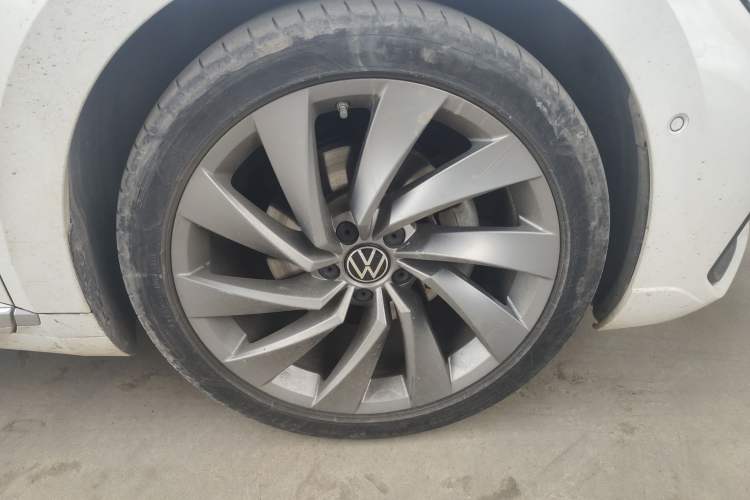 Used Volkswagen FAW-Volkswagen CC 2021 380TSI Striking Edition Right Front Wheel Hub