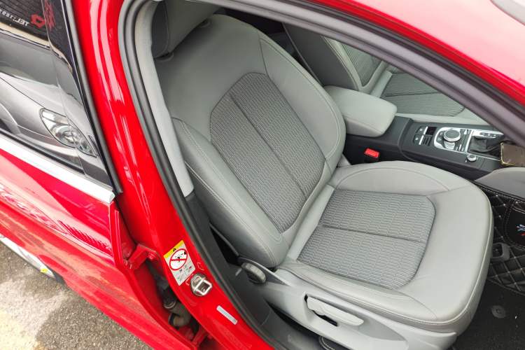 Used Audi A3 2019 Limousine 35 TFSI Fashion Edition China VI Emission Standard Right Front Seat