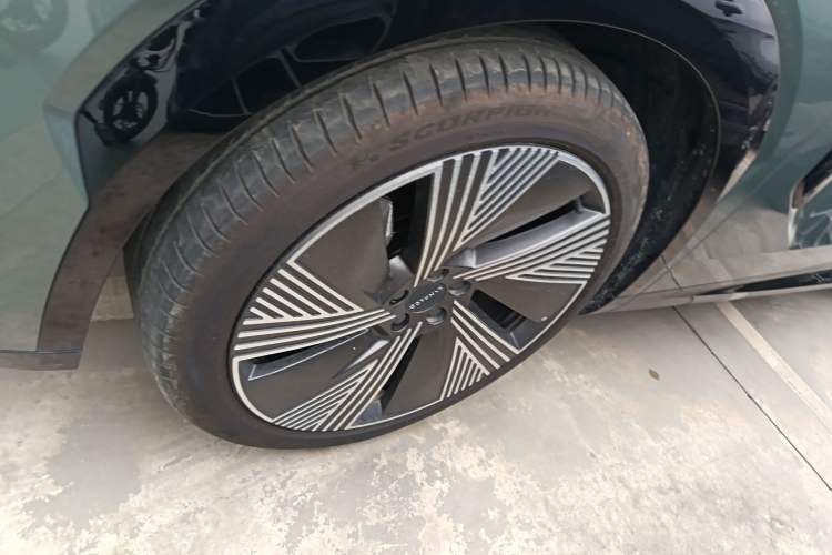 Used Lynk & Co 08 EM-P 2023 220km All-Wheel-Drive Performance Halo