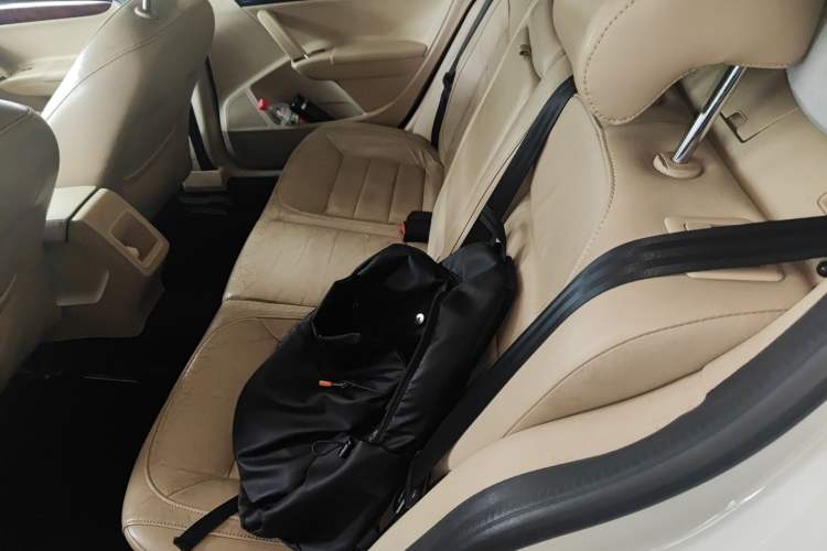 Used Volkswagen Lavida 2014 1.6L Automatic Sport Edition Left Rear Seat