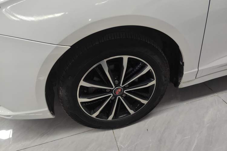 Used Roewe i5 2020 1.5L Automatic 4G Connect Luxury Flagship Edition

