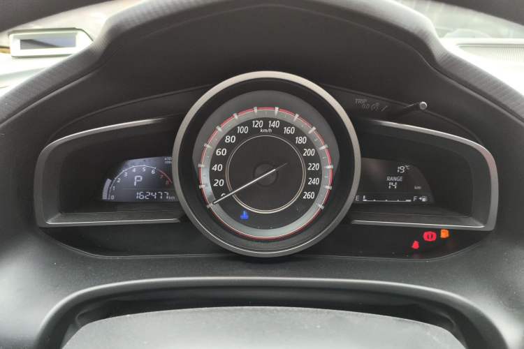 Used Mazda 3 Axela 2016 Sedan 1.5L Automatic Luxury Model