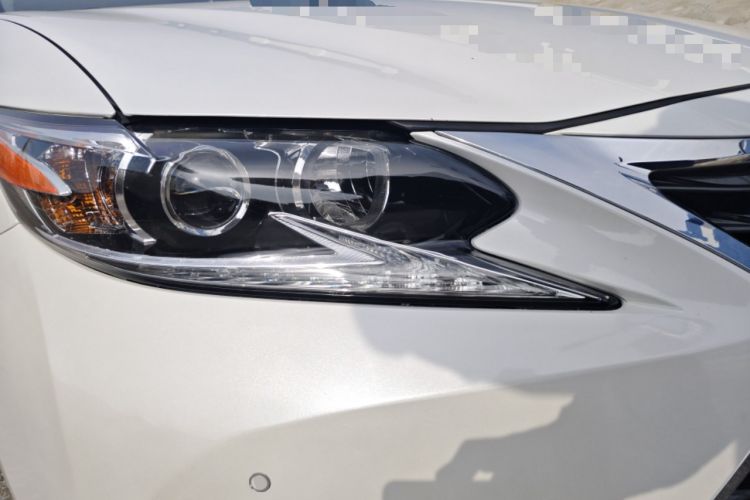 Used Lexus ES 2015 300h Comfort Edition Right Front Headlight