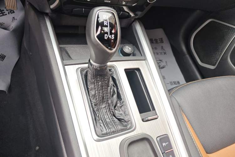 Used Geely Auto Vision X6 2016 1.3T CVT Flagship Model
