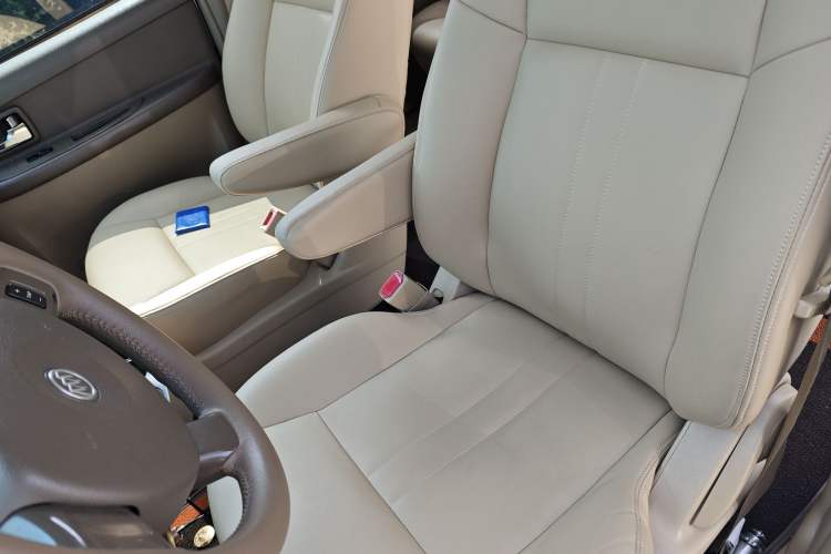 Used Buick GL8 2014 2.4L Comfort Edition
