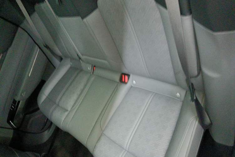 Used Zeekr 7X 2025 100 kWh Long-Range Rear-Wheel Drive with Intelligent Driving Features