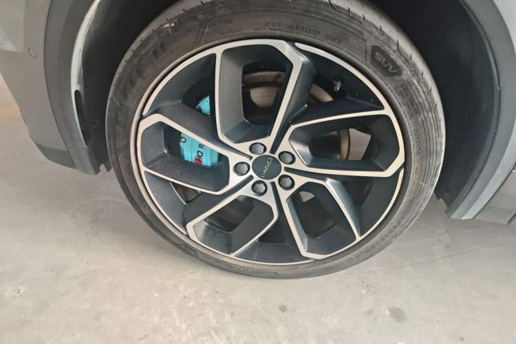 Used Lynk & Co 05 2020 2.0TD Two-Wheel Drive Shine Halo Left Front Wheel Hub