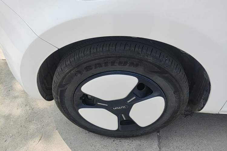 Used CHANGAN NEVO Lumin 2023 301km Honey Dew Edition