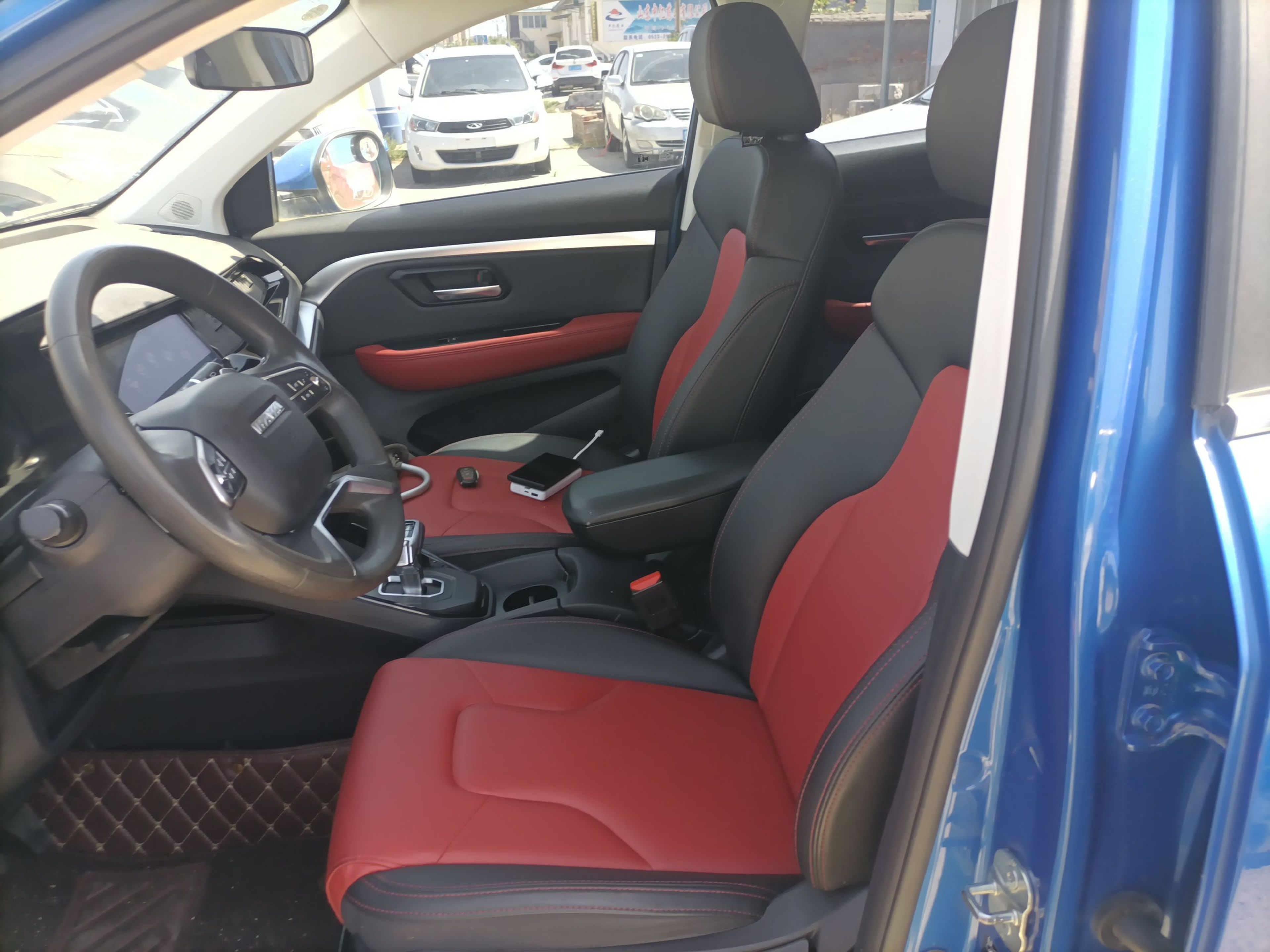 المقاعد الأمامية داخل السيارة