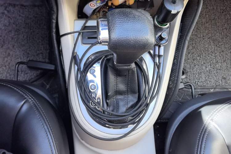 Used Volkswagen Lavida 2011 1.6L Automatic PinYou Edition Gear Lever