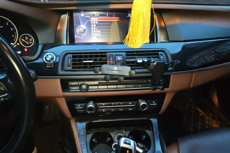 Used BMW 5 Series 2017 520Li Elegant Edition
