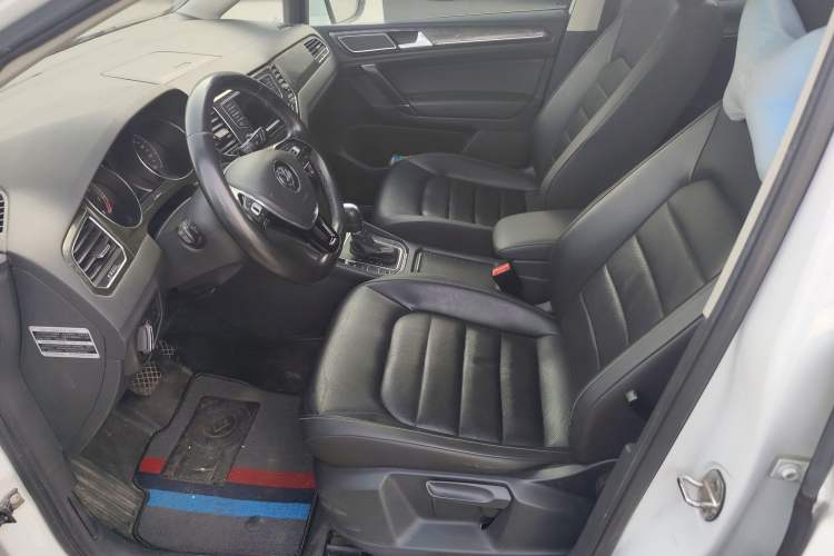 Used Volkswagen Golf Sportsvan 2016 230TSI Automatic Luxury Version Left Front Seat