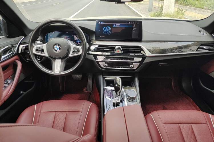 Used BMW 5 Series 2021 Facelifted 525Li M Sport Package Center Console