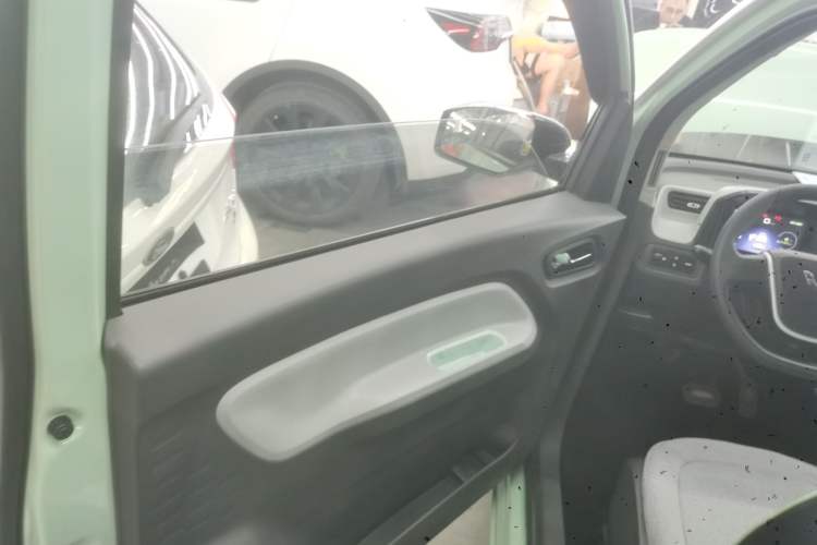 Used Wuling Hongguang MINIEV 2021 Macaron Premium Model – Lithium Iron Phosphate