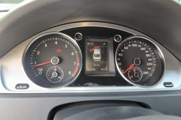 Used Volkswagen FAW-Volkswagen CC 2013 1.8TSI Luxury Model Instrument Cluster