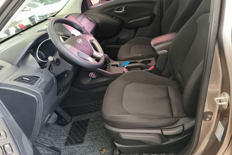 Used Hyundai ix35 2015 2.0L Automatic 2WD Comfort Edition China V Standard