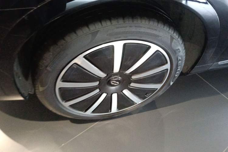 Used Hima AITO M9 2024 Range-Extended Ultra Version 42 kWh 6-Seater Model Exterior 4