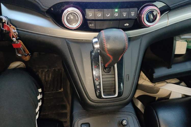 Used Honda CR-V 2016 2.0L two-wheel drive Urban Edition