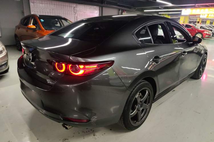 Used Mazda 3 Axela 2020 2.0L Automatic ZhiZun Edition
