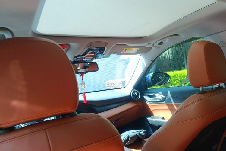 Used Alfa Romeo Giulia 2017 2.0T 200HP Luxury Edition
