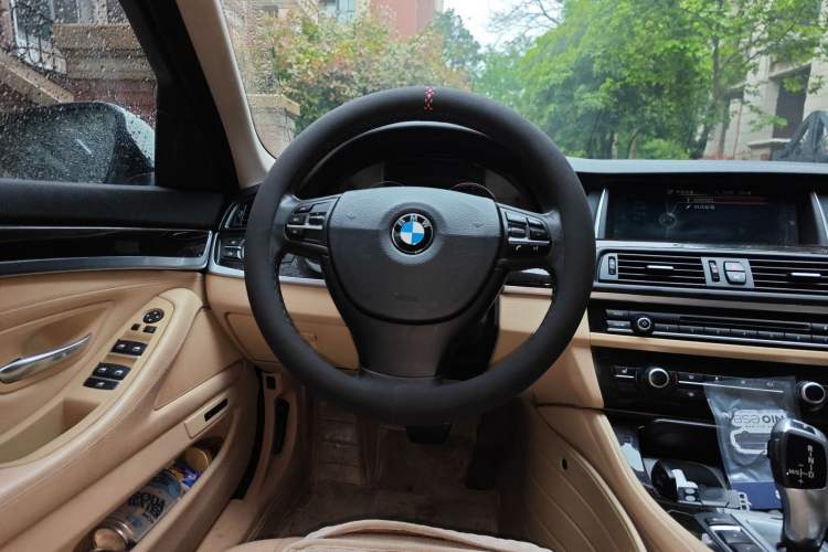 Used BMW 5 Series 2013 530Li Leading Model Steering Wheel