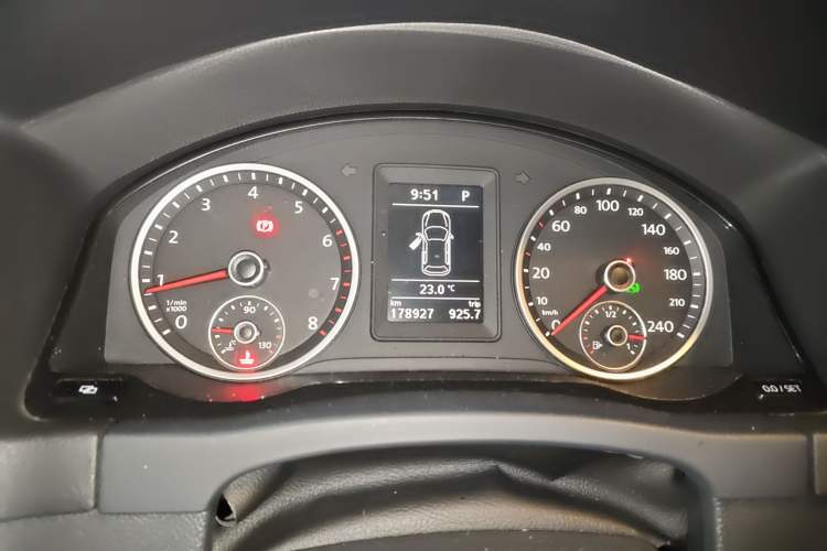 Used Volkswagen Tiguan 2012 1.8TSI Automatic Two-Wheel Drive Zhaoshi Edition Instrument Cluster