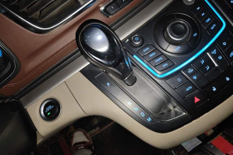 Used Buick GL8 2015 2.4L Luxury Business Premium Edition