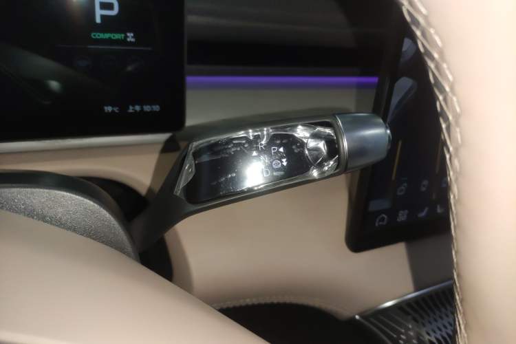 Used XPeng X9 2025 740 Ultra-Long Range Max
