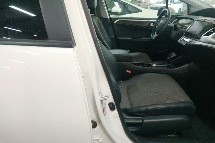 Used Honda Jade 2020 1.8L automatic Comfort version
