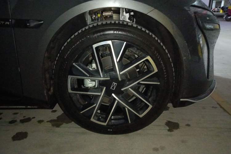 Used Avatr 06 2025 Max All-Electric Version
