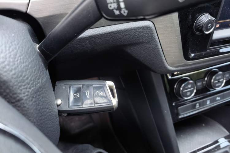 Used Volkswagen Touran 2018 Volkswagen Touran L 280TSI DSG Comfort Edition 7 Seats China V Emission Standard
