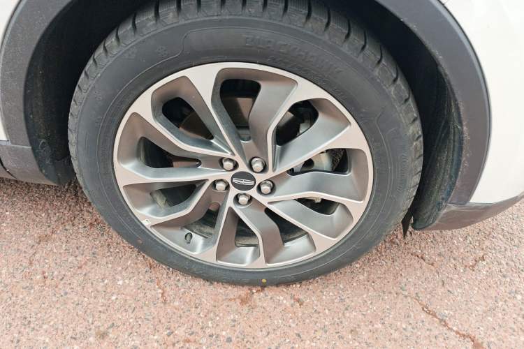 Used Lincoln Nautilus 2021 2.0T Four-Wheel Drive Luxury Edition Right Front Wheel Hub