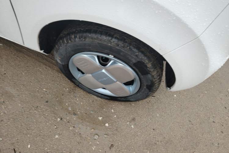 Used Geely Galaxy Panda 2024 Panda Mini 200km Endurance Bear Right Front Wheel Hub