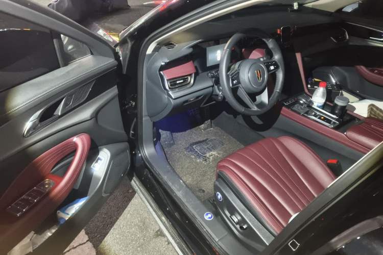 Used Hongqi H5 2024 1.5T DCT Smart Connect Flagship Edition Driver Seat