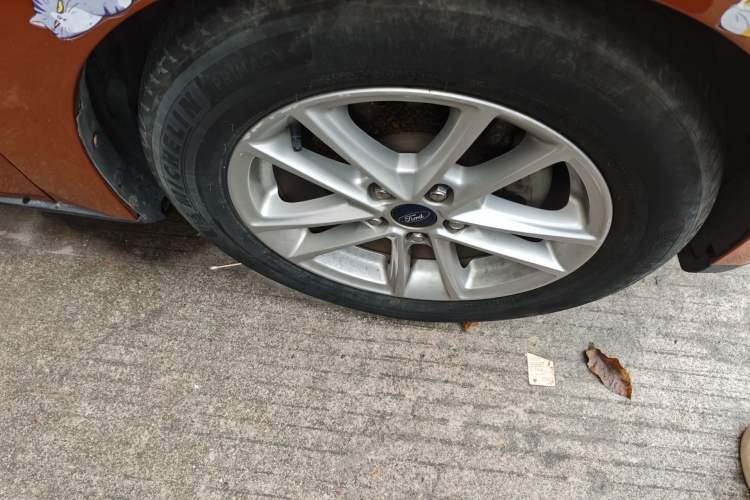 Used Ford Focus 2015 Hatchback EcoBoost 125 Automatic Supreme Style Edition
