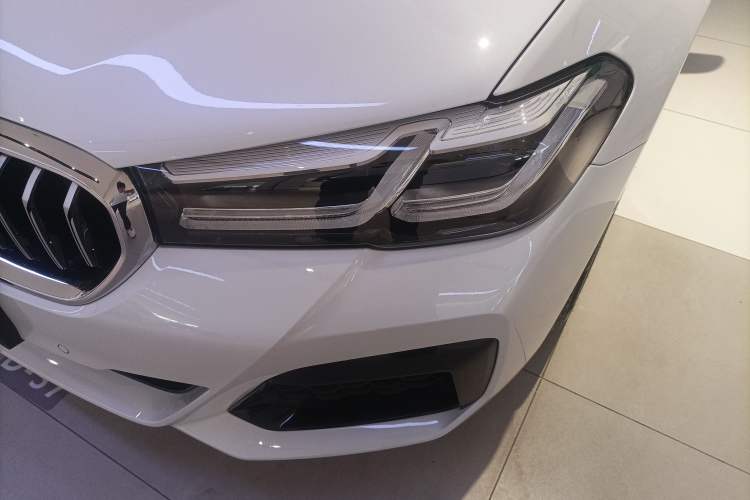 Used BMW 5 Series 2023 530Li Leading Model M Sport Package Left Front Headlight