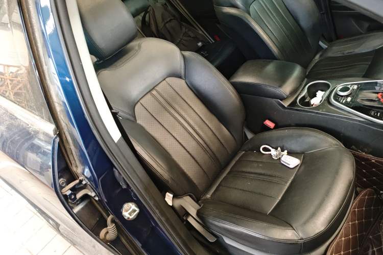 Used Soueast DX7 2018 Prime 1.8T DCT Prestige Model China V Standard
