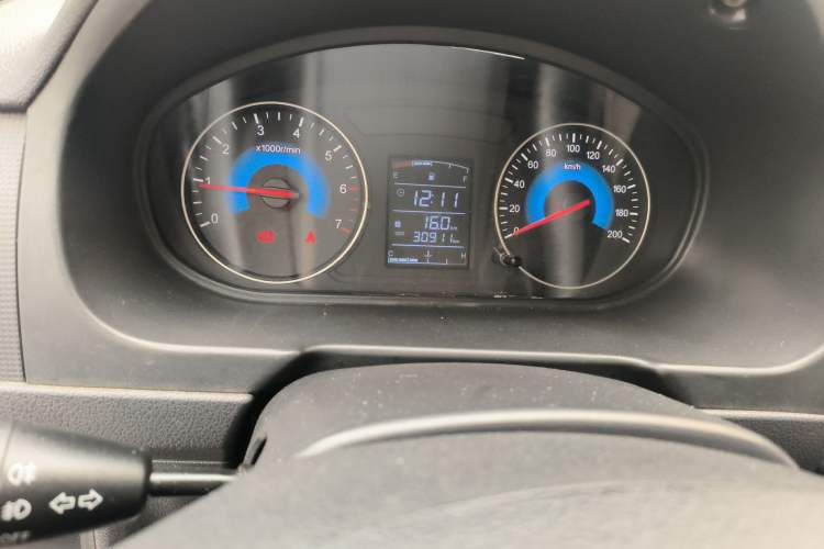 Used Dongfeng Fengon 330 2014 1.5L Manual Utility Version DK15