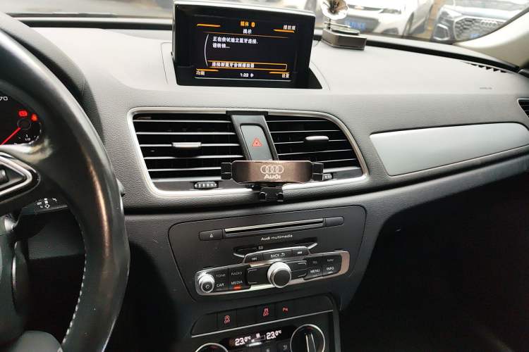 Used Audi Q3 2017 30 TFSI Fashion Model Audio And AC Panel