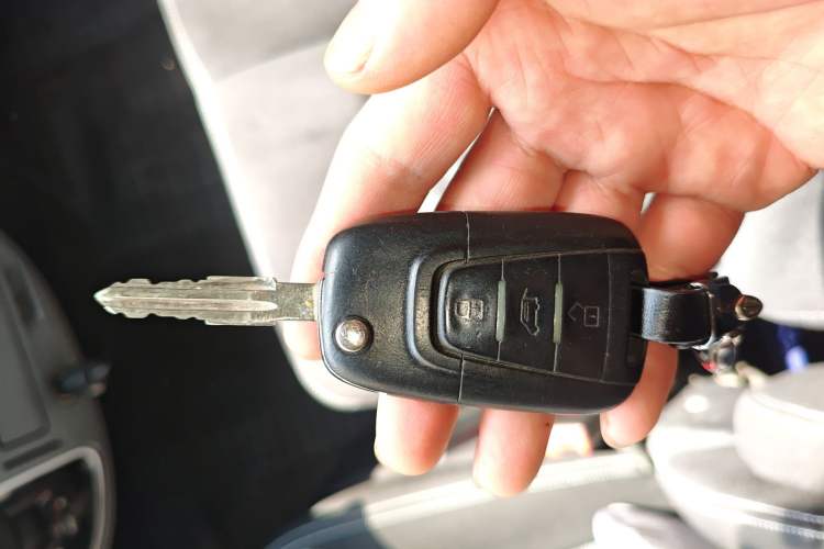 Used SAIC MAXUS Xintu V80 2019 2.5T Classic Model AMT Aoyuntong Long Wheelbase Mid-Roof 7-Seater