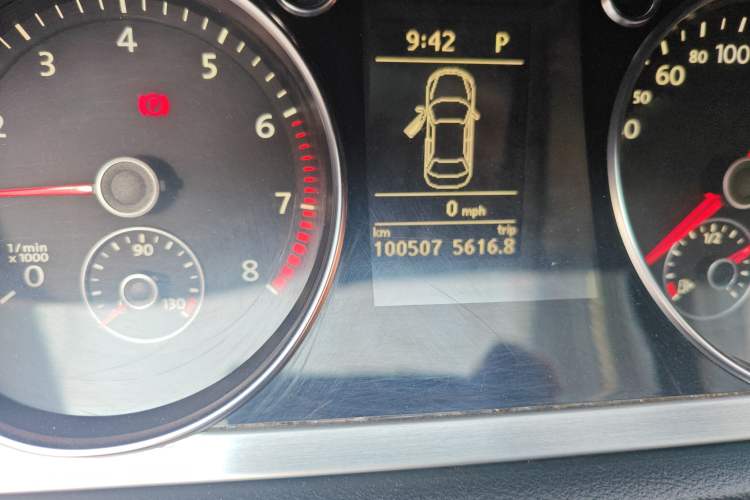 Used Volkswagen FAW-Volkswagen CC 2011 1.8TSI Luxury Model Odometer Close Up