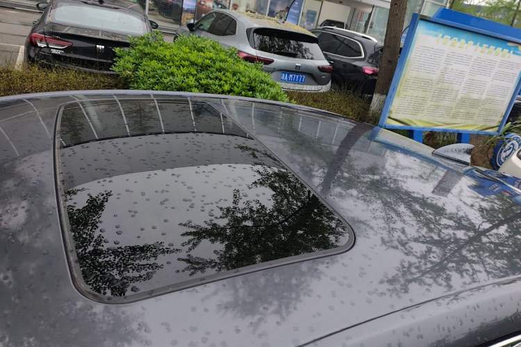 Used Buick Verano 2018 Sedan 20T Dual-Clutch Leading Model Roof