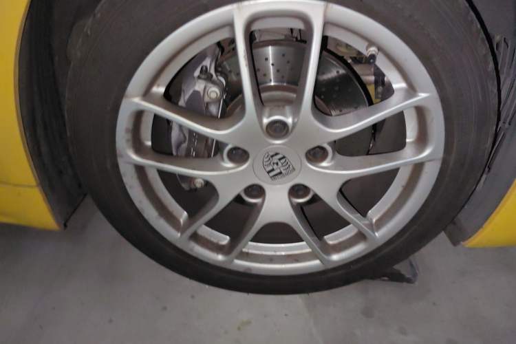 Used Porsche 718 2018 Boxster 2.0T Right Front Wheel Hub