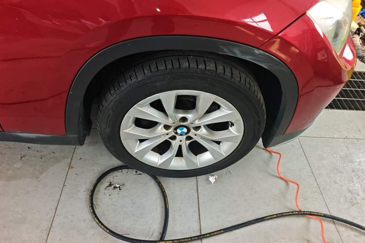 Used BMW X1 2014 sDrive18i Fashion Model Right Front Wheel Hub