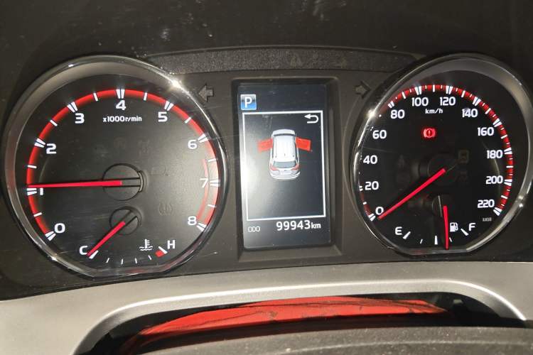 Used Toyota RAV4 2016 2.5L Automatic 4x4 Elite Edition Odometer Close Up