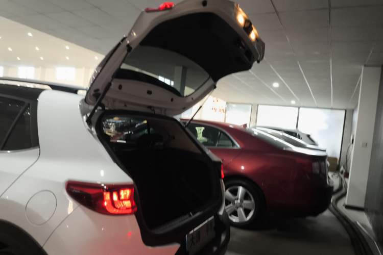 Used Kia kx1 Stonic 2021 1.4L CVT Sunroof Model
