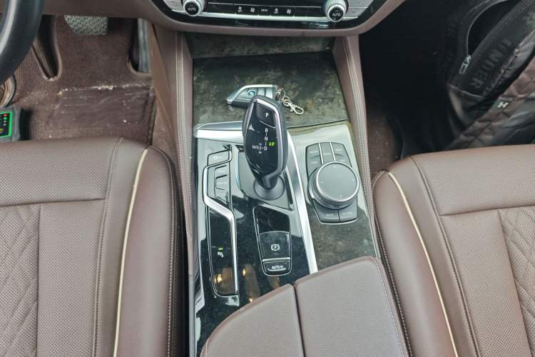 Used BMW 5 Series 2022 Restyled 525Li M Sport Package Gear Lever