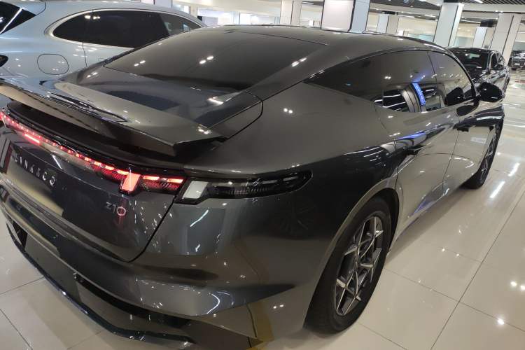 Used Lynk & Co Z10 2025 95 kWh 766 km Range Rear-Wheel Drive Max